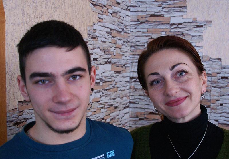 Anton Zaika und seine Mutter Olga. Anton Zaika und seine Mutter Olga.