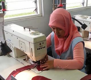 Schuhproduktion in Indonesien (c) Dietrich Weinbrenner