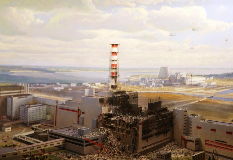 AKW Tschernobyl in einer Luftaufnahme von oben, rundherum verlassenes Industriegebiet
