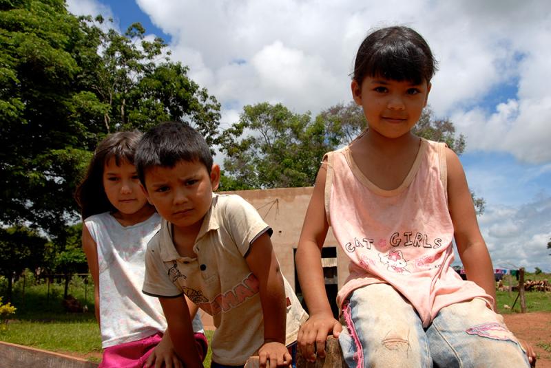Kinder in La Pastora, Paraguay
