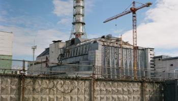 Der Betonsarkopharg um die Ruine des Atomkraftwerks Tschernobyl