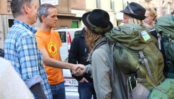 Händeschütteln mit Reinhard Uhrig 