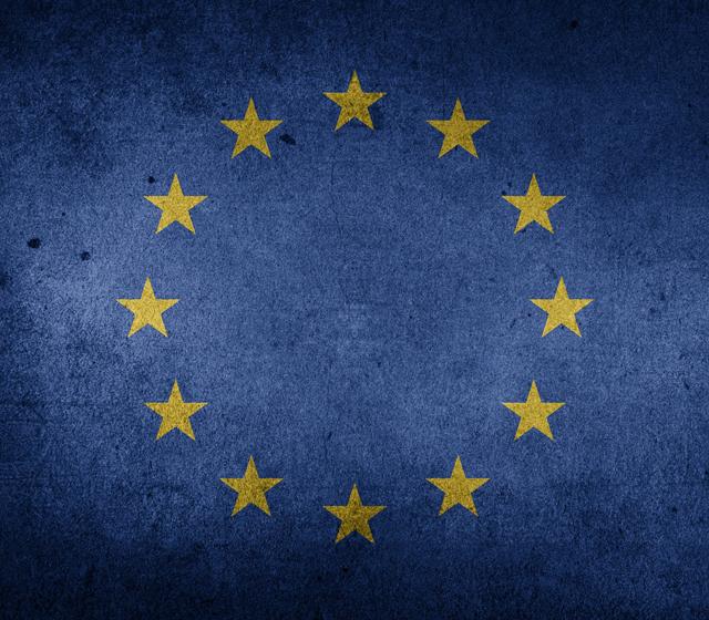 Glyphosat: ECHA-Entscheidung EU Flagge