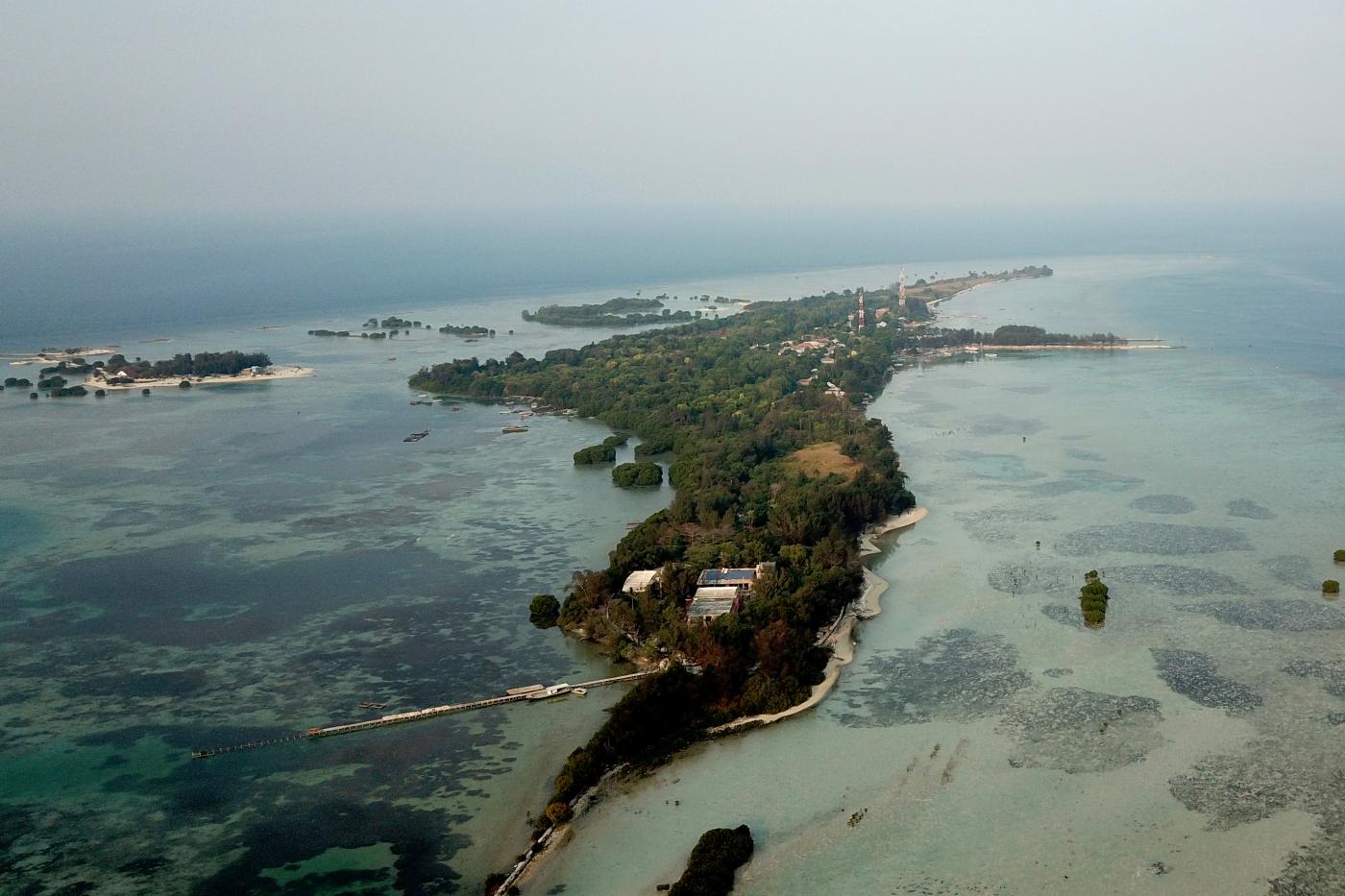 Die Insel Pari in Vogelperspektive