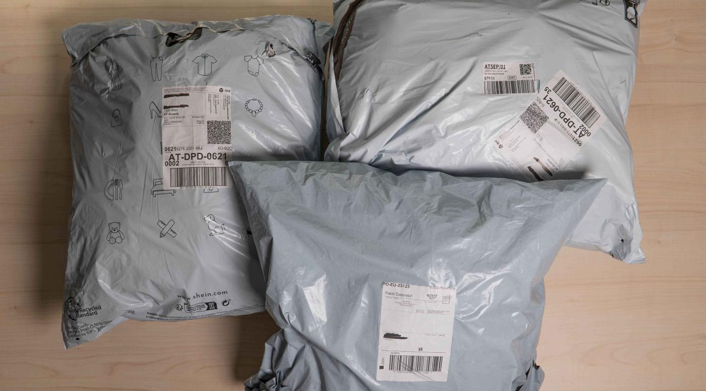 3 große Pakete aus Übersee