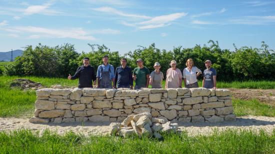 Mauerbau für Living Gardens