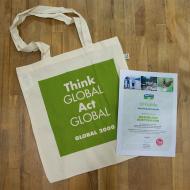 GLOBAL 2000 Stofftasche und Umweltpatenschaften Urkunde