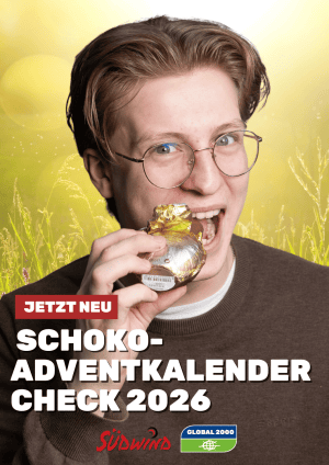 Junge beißt bei Schoko-Osterhasen ab, Fotomontage vor frühlingshaftem Hintergrund