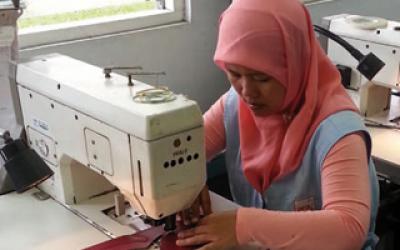 Schuhproduktion in Indonesien (c) Dietrich Weinbrenner Schuhproduktion in Indonesien (c) Dietrich Weinbrenner