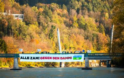 Banner über dem Inn