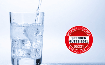 Wasserglas und Logo Spendengütesiegel