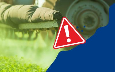 Bildmontage: Traktor sprüht grünlich eingefärbte Pestizide, darüber in dunkelblau eine Lawine angedeutet und ein rot-weißes Warndreieck