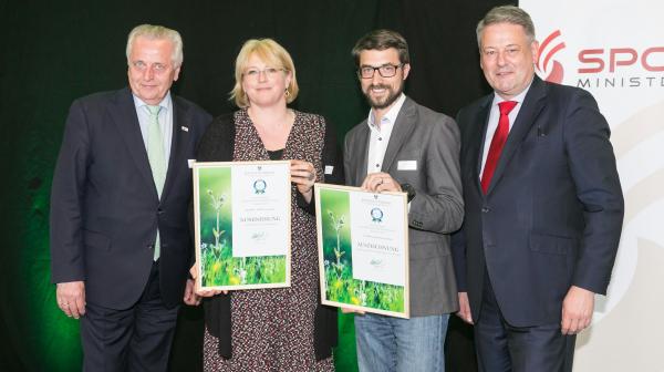 vlnr: Ing. Werner Knausz (ARA-Vorstand), Ing. Jürgen Smrz (Veranstalter GLOBAL 2000 FAIRNESS RUN), Bundesminister Andrä Rupprechter