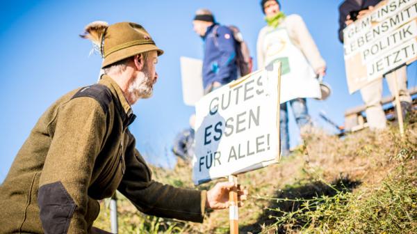 Protest von Bauern & Bäuerinnen für eine faire Landwirtschaft und gesunde Lebensmittel