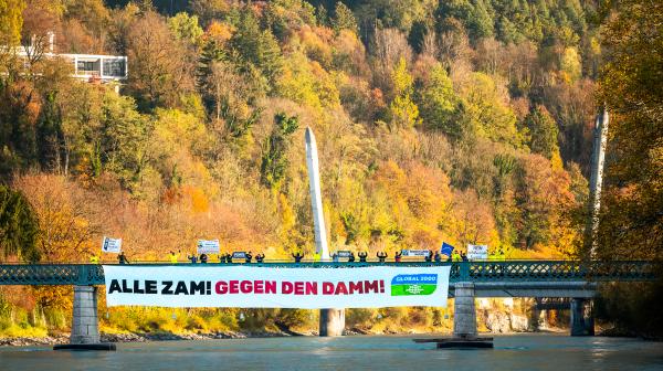 Banner über dem Inn