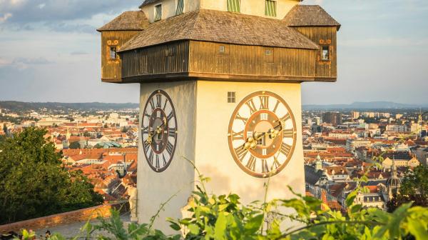 Der Grazeruhrturm in der Abendsonne
