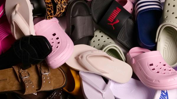 Viele Sandalen