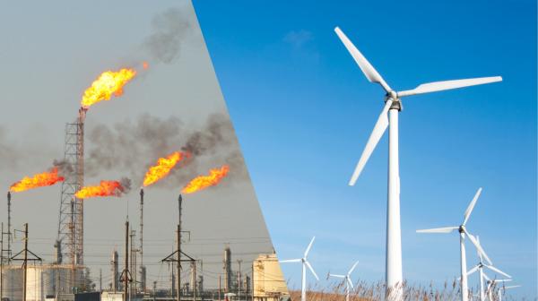 Links Industrieanlage mit brennenden Gasfackeln und rechts Windkraftanlagen auf einem Feld